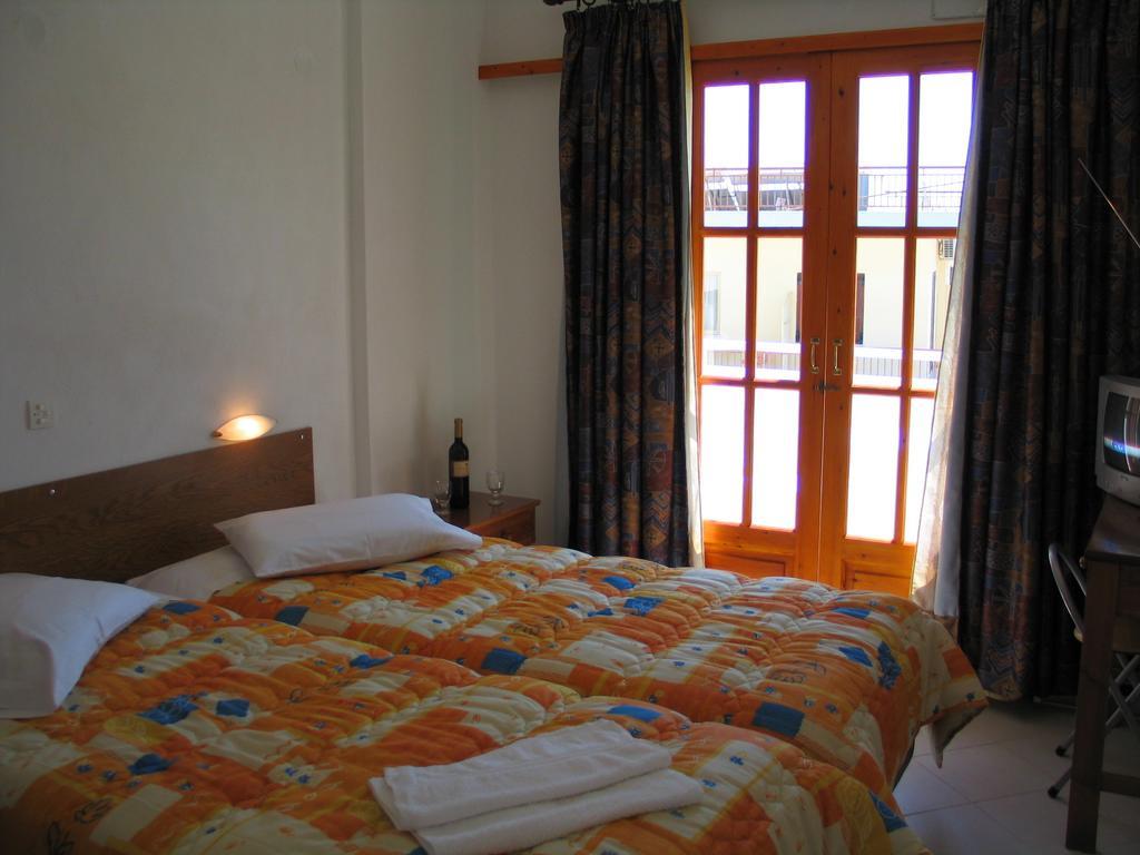 George'S Apartment Agia Marina  Camera foto